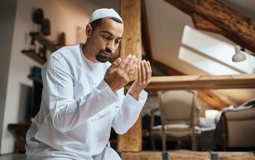 The Health Benefits of Proper Sitting Posture in Prayer